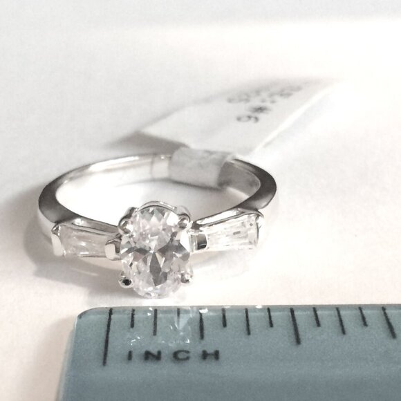 Vintage Sterling Silver Engagement Ring Size 6 Cubic Zirconia Solitaire 925 - Picture 10 of 11